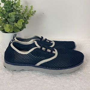 Aleader Adventure navy blue/white trim mesh (water shoe) sneaker size 9